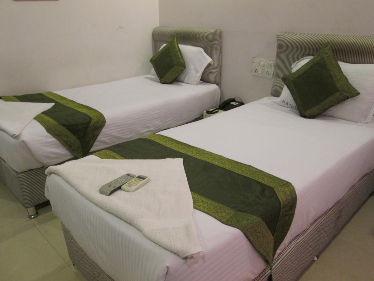 Arihant Hotel Hyderabad Exterior foto